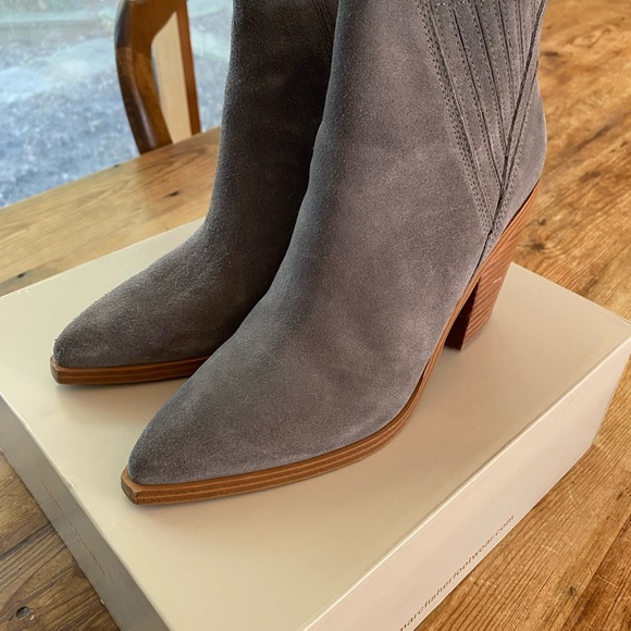 Marc Fisher gray Gadri suede booties size 7.5 - Picture 1 of 7